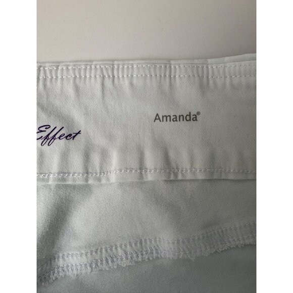 Gloria Vanderbilt Amanda White Denim Shorts Size 20W All-Around Slimming Effect - Picture 3 of 10